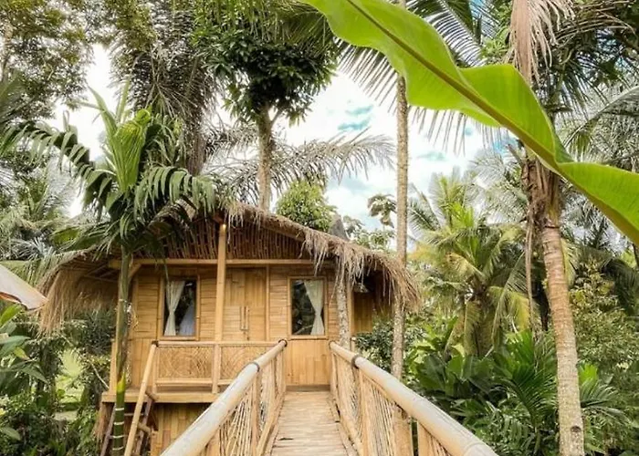 Tree Bamboo House Tampaksiring