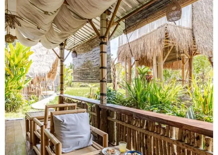 Tree Bamboo House مزرعة للإقامة